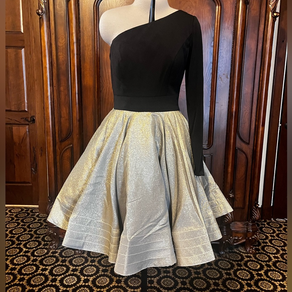 SOLD- DO NOT BUY Ieena for Mac Duggal Cocktail Dress